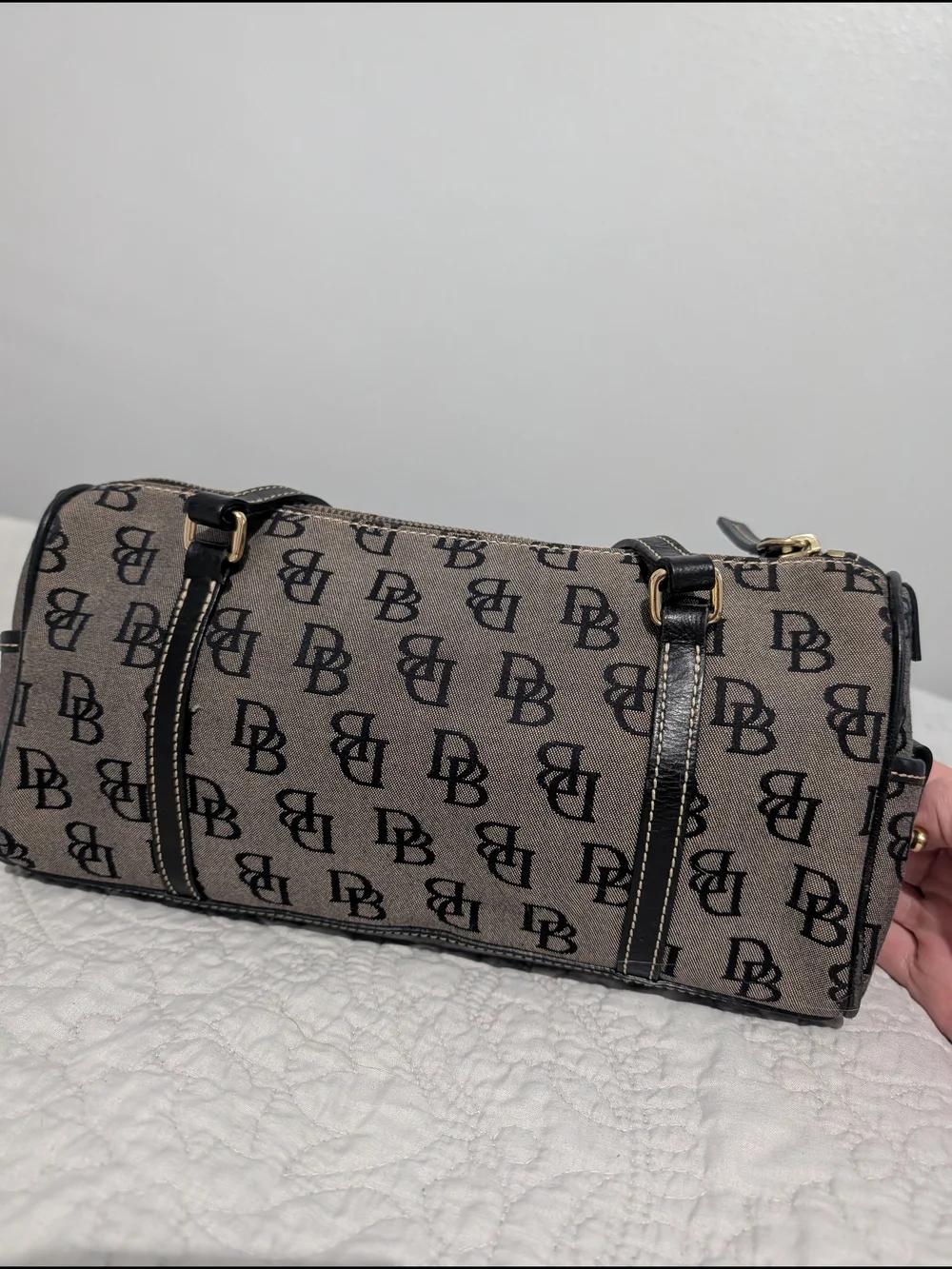 Dooney & Bourke Black and Tan Logo Shoulder Bag - Picture 3 of 9